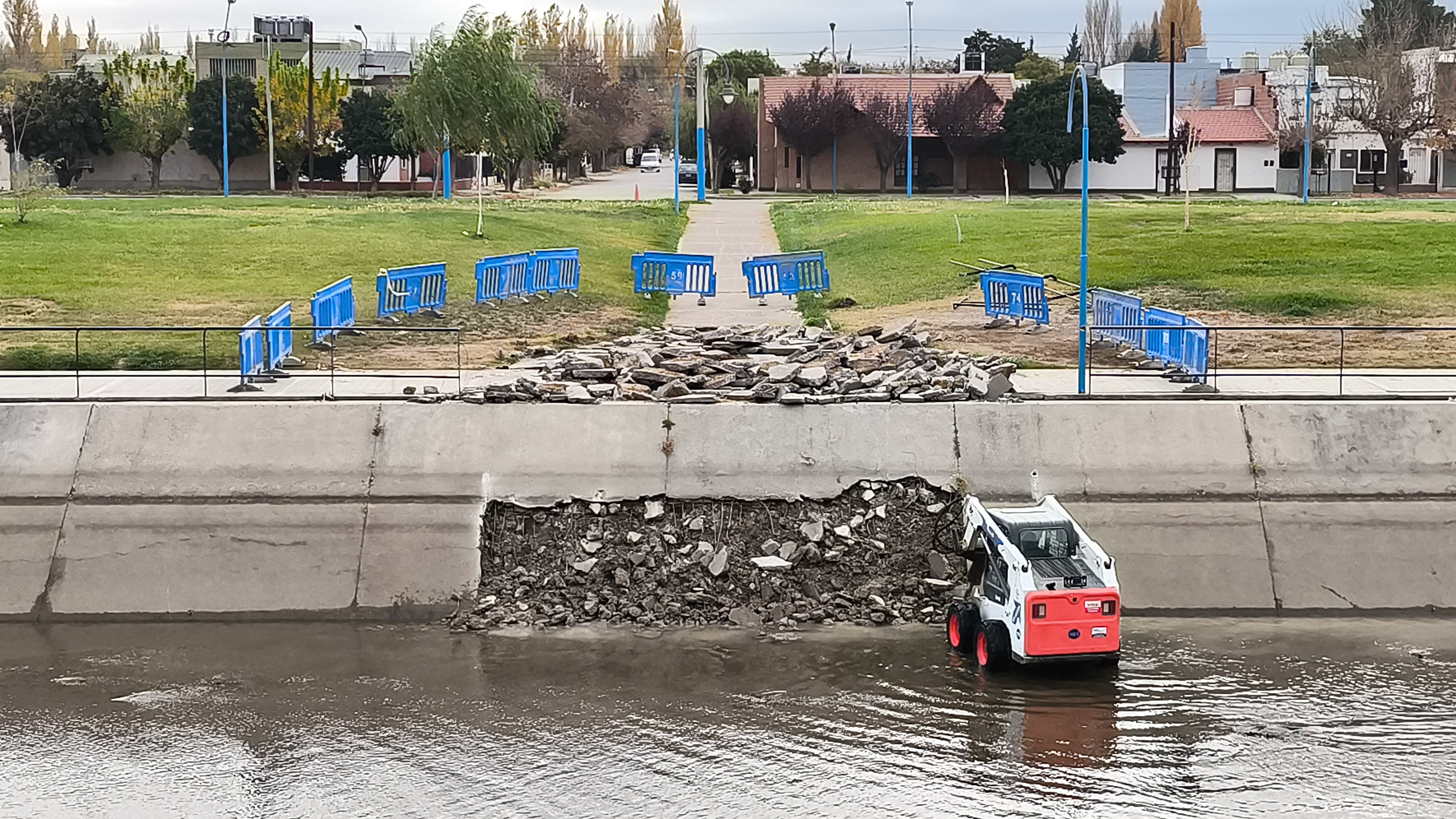NUEVA BAJADA DE MANTENIMIENTO EN EL CANAL GRANDE